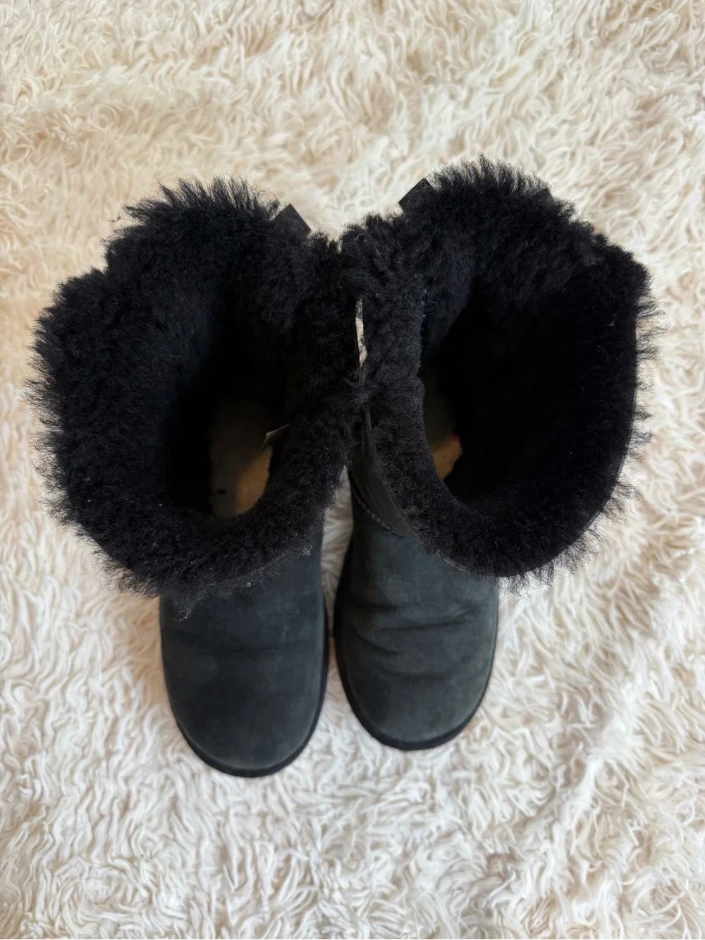 UGG Bailey Bow II Black Sheepskin Shearling Boots Women’s US 6 EU 36